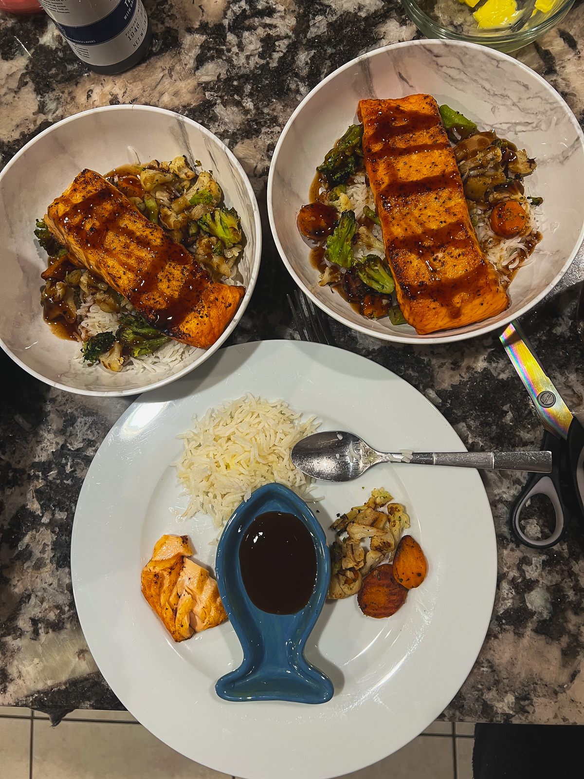 grateful for the lovely colors of a salmon, rice and veggies dish